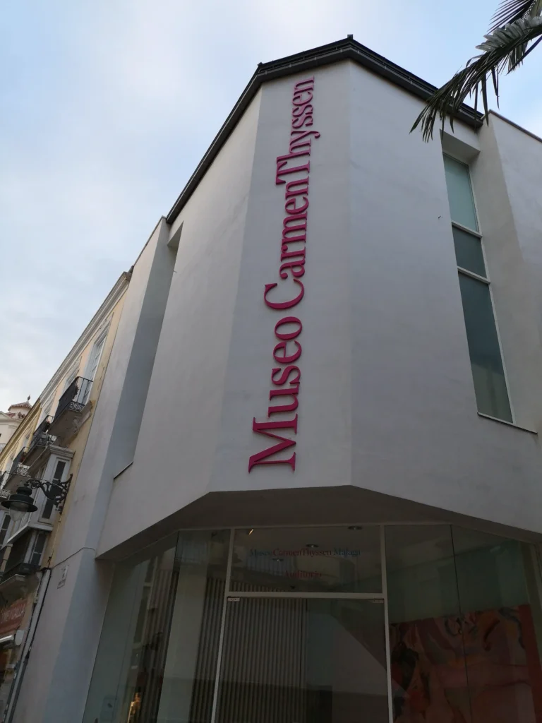 Carmen Thyssen, rotulación exterior y señalética interior