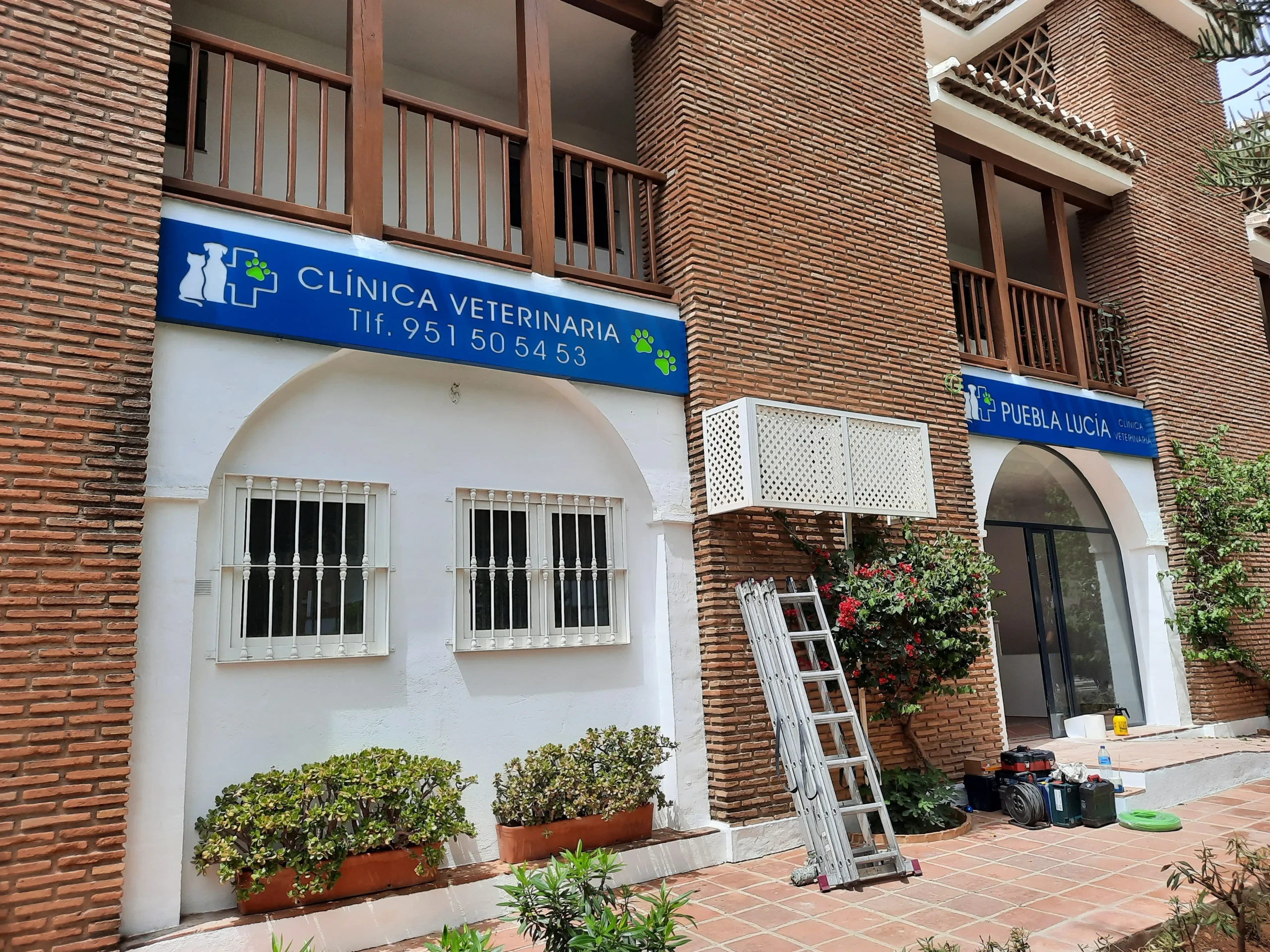 Puebla Lucía, rotulación, rotulación exterior