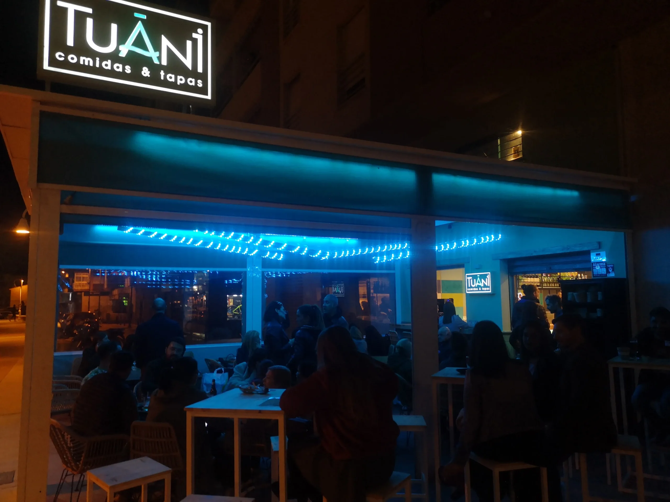 rotulacion Tuani Bar Malaga