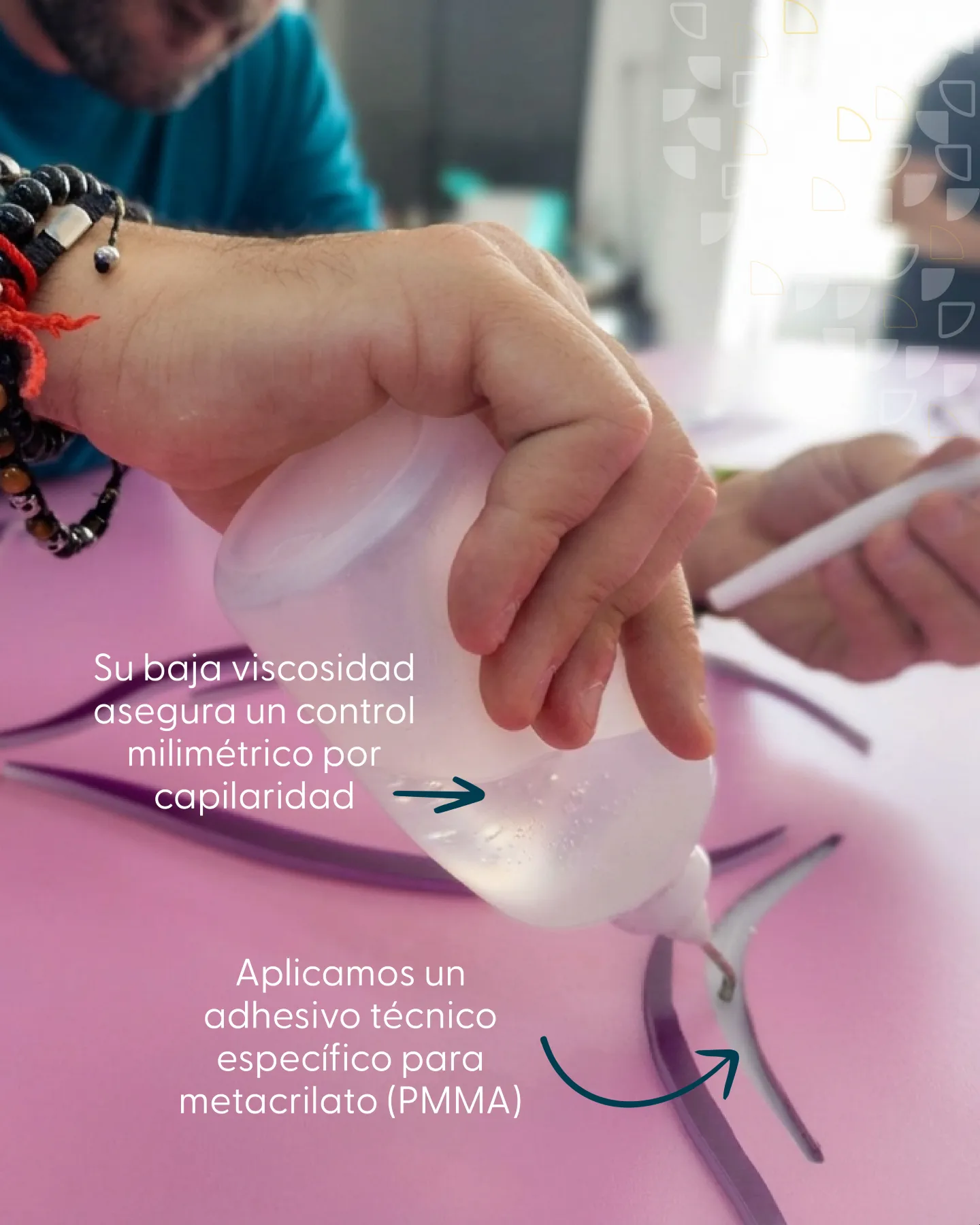 Rótulos metacrilato fabricados a láser - Indagrafic empresa rotulación Málaga