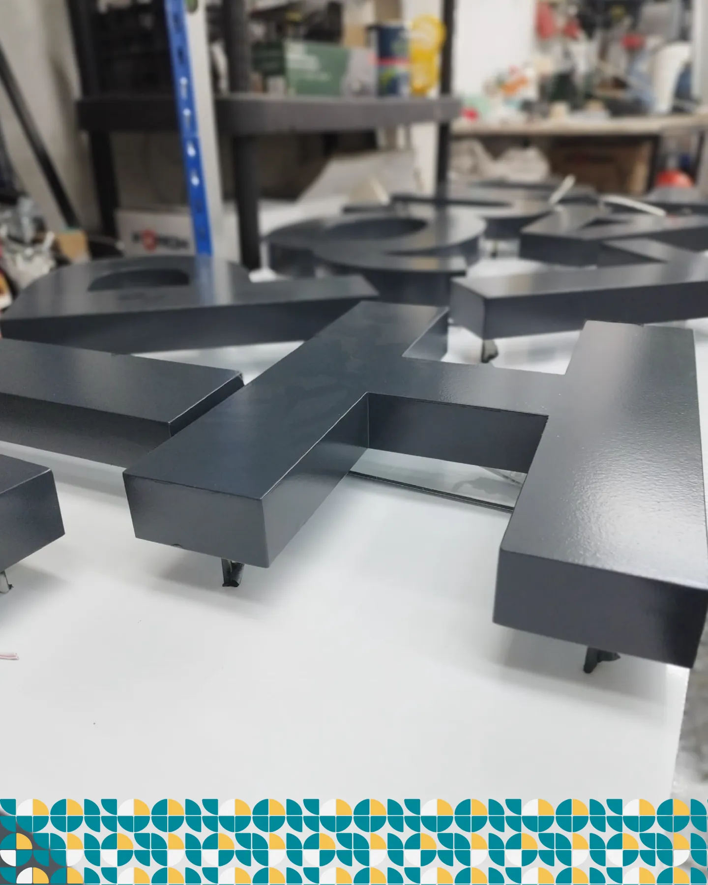 Fabricación rótulos materiales y LED - proceso Indagrafic Málaga