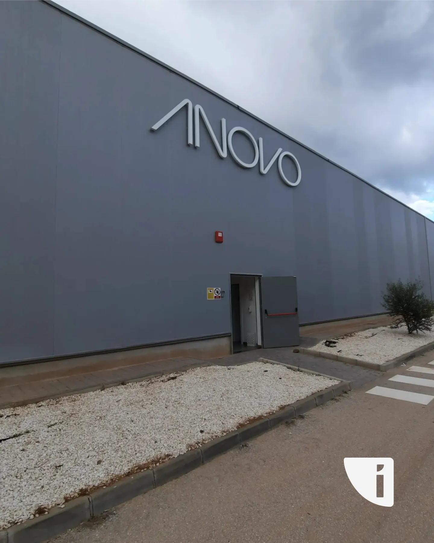 Rótulo corpóreo fachada ANOVO empresa - Indagrafic Málaga