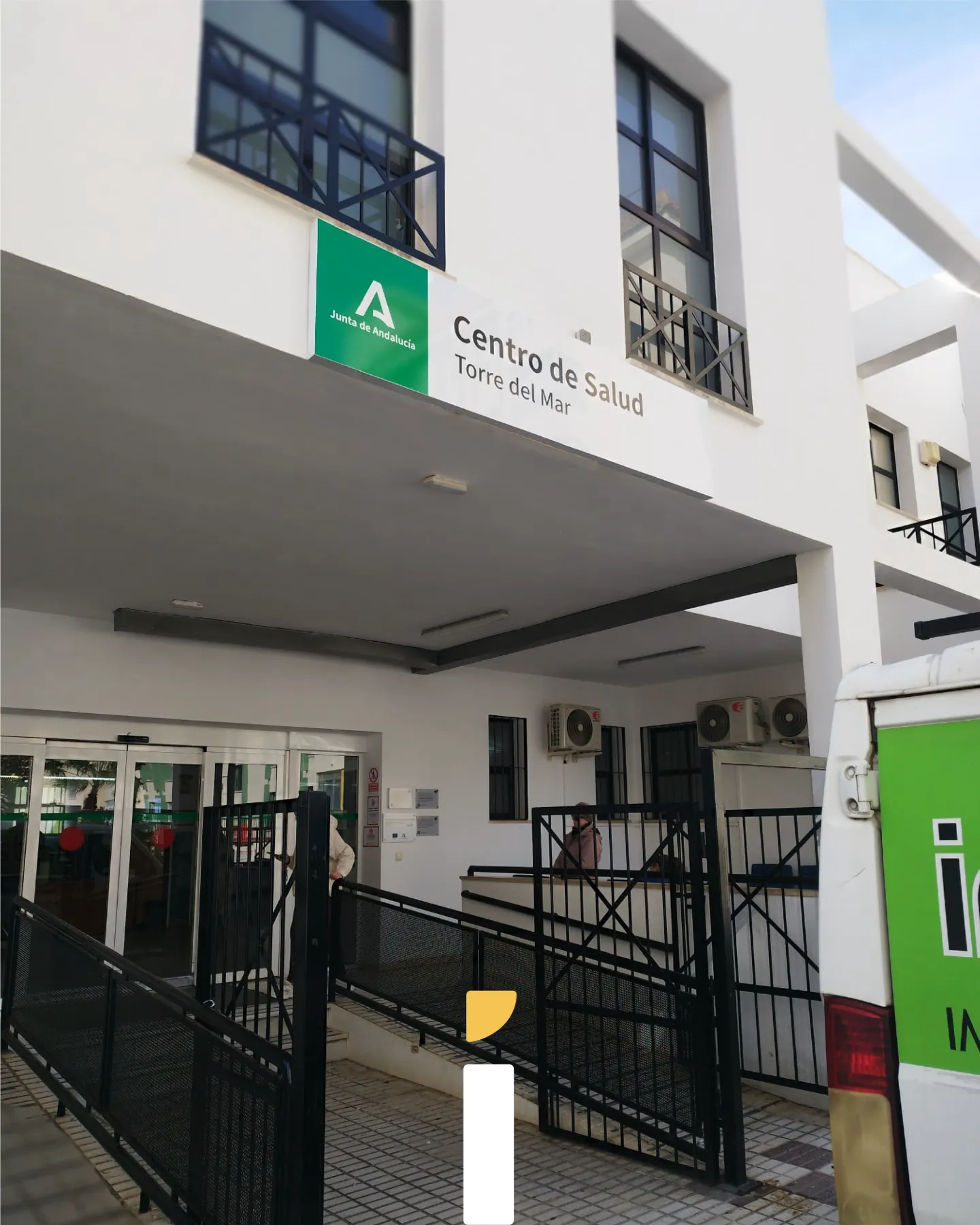 Señalización exterior e interior Centro de Salud Torre del Mar - Indagrafic