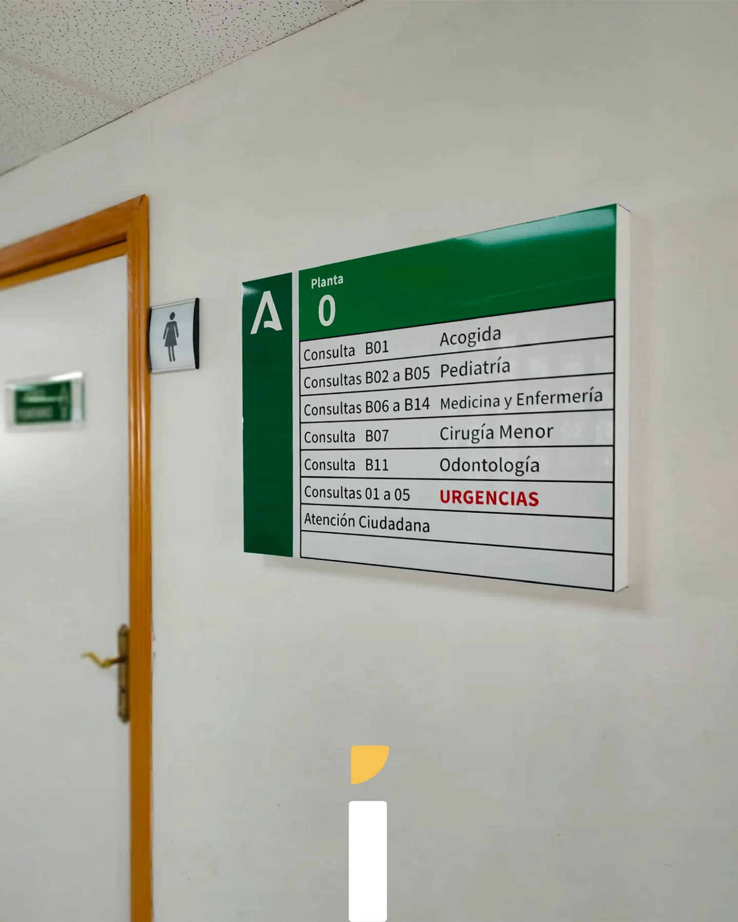 Rotulación centro de salud señalización exterior - Indagrafic Málaga