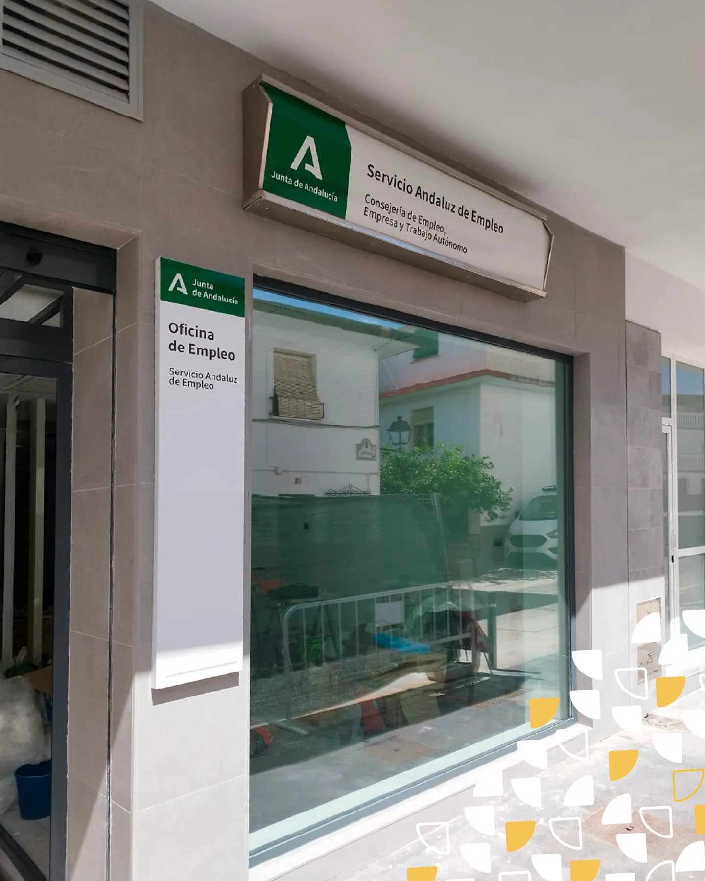 Señalética interior Oficina de Empleo Málaga - Indagrafic