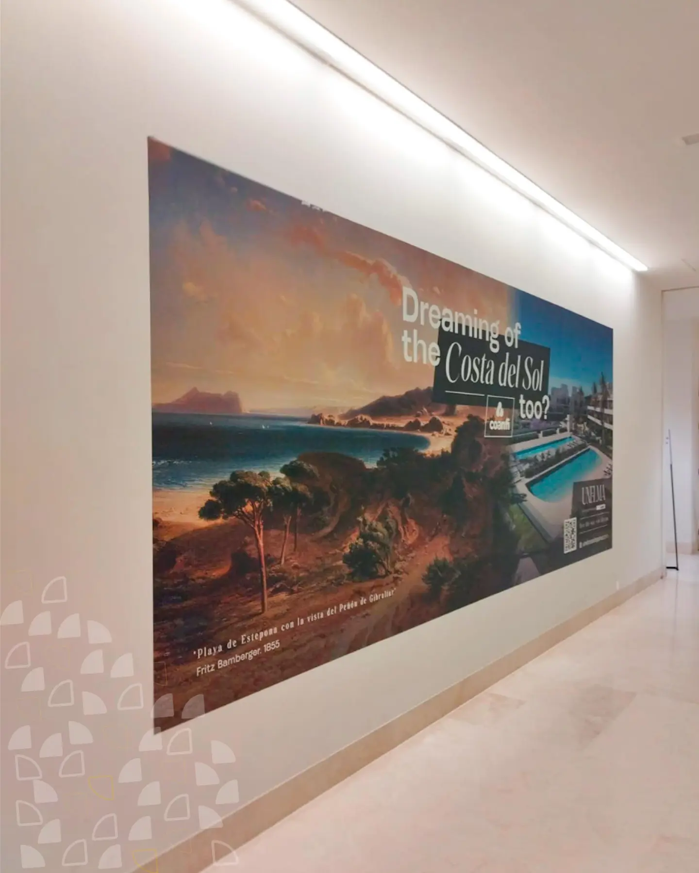 Mural de gráfica publicitaria en vinilo de gran formato en el Museo Thyssen de Málaga