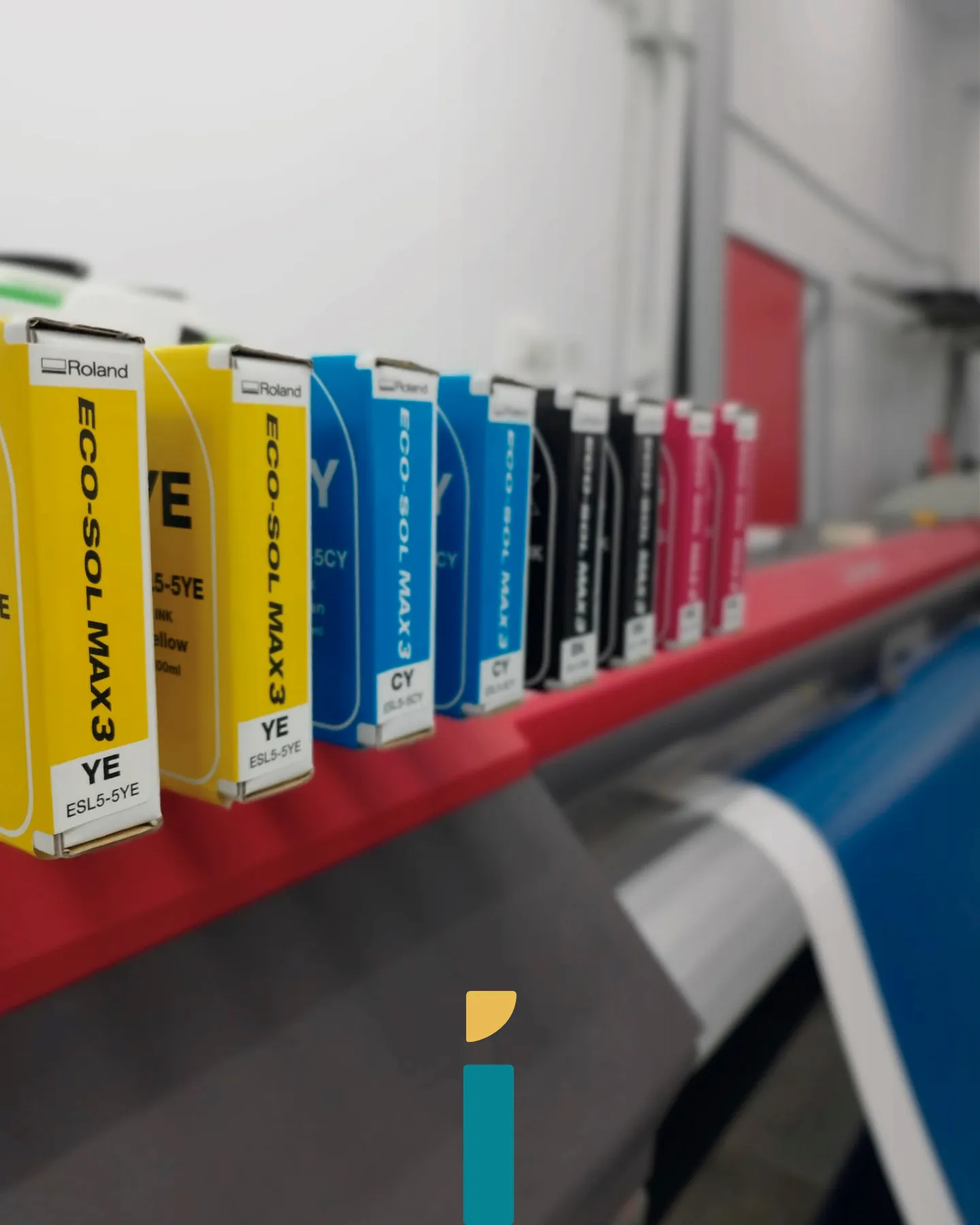 Tintas Roland Eco-Sol Max empleadas en la rotulación en vinilo de gran formato