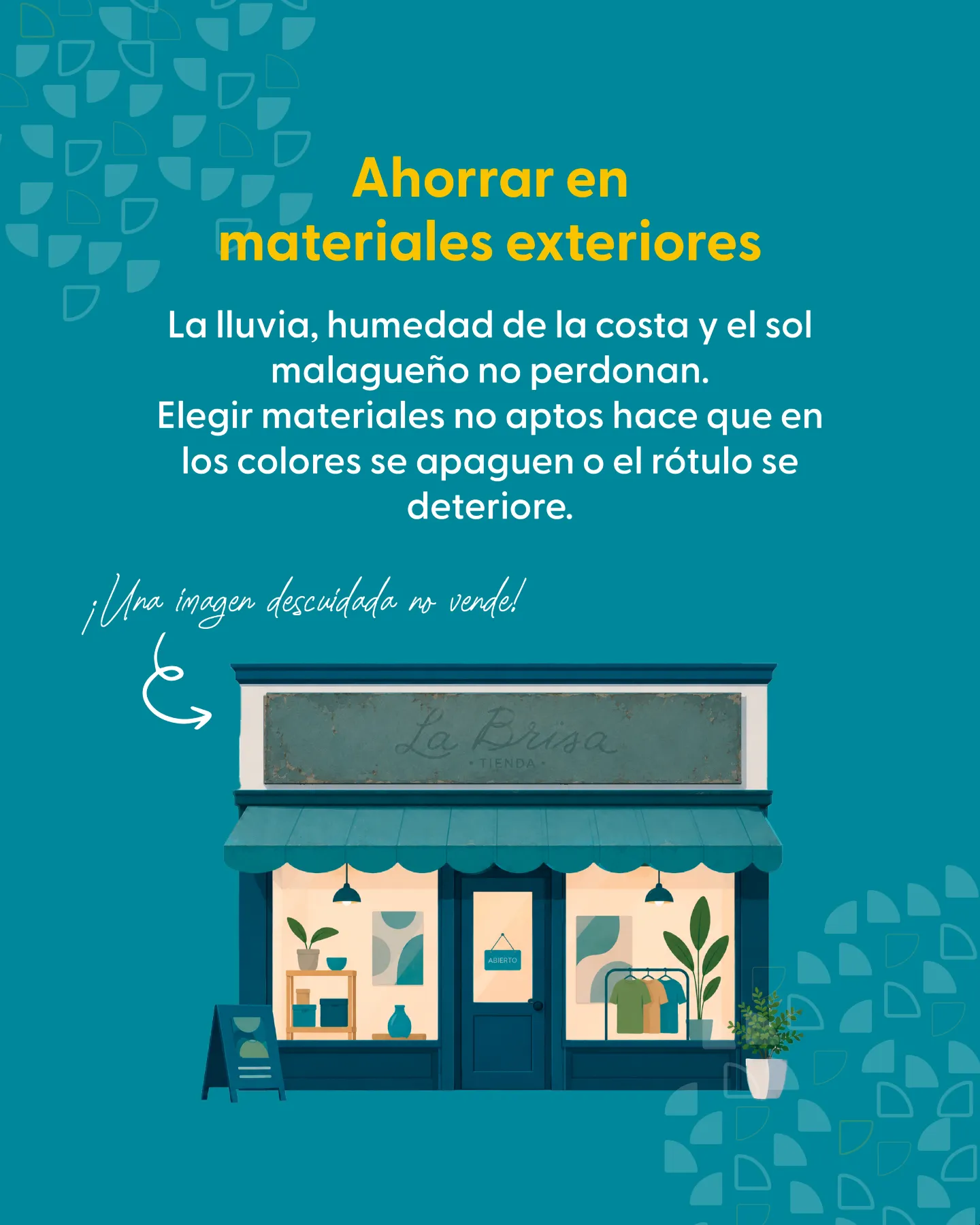 Rótulo comercial deteriorado por el sol y la humedad en la fachada de una tienda